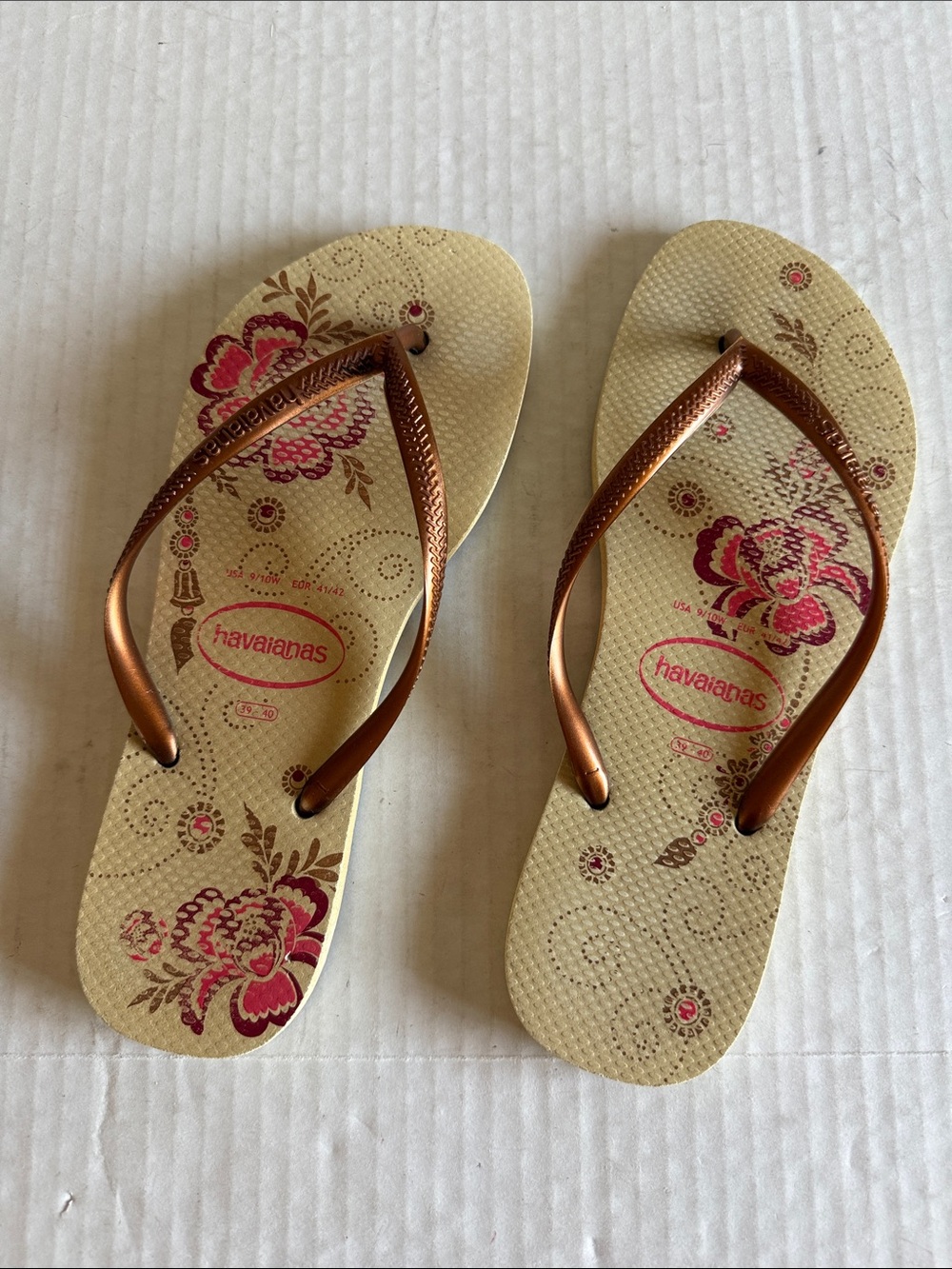 Havaianas Floral Flip Flop Sandals - Picture 3 of 5